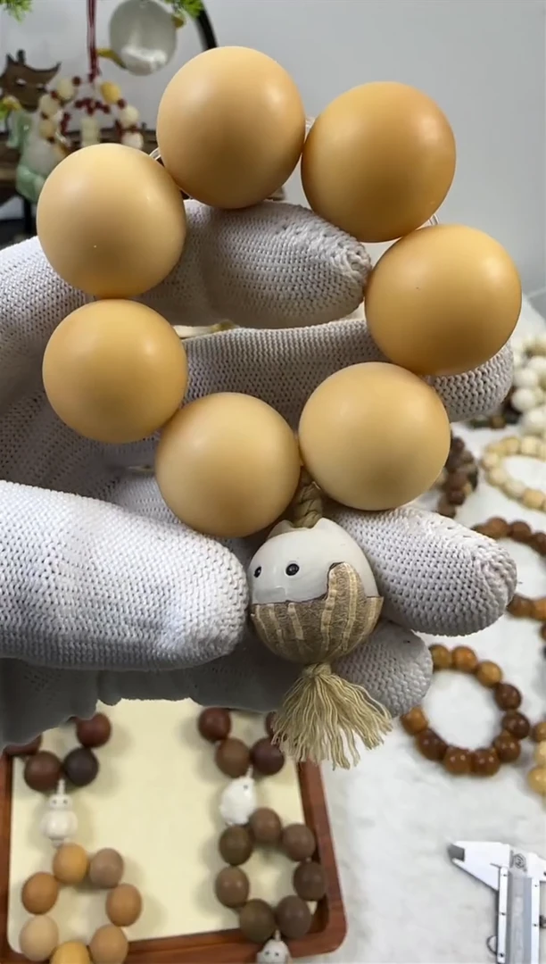 【闪购商品】白玉菩提吊坠奶黄蛋仔手捻22