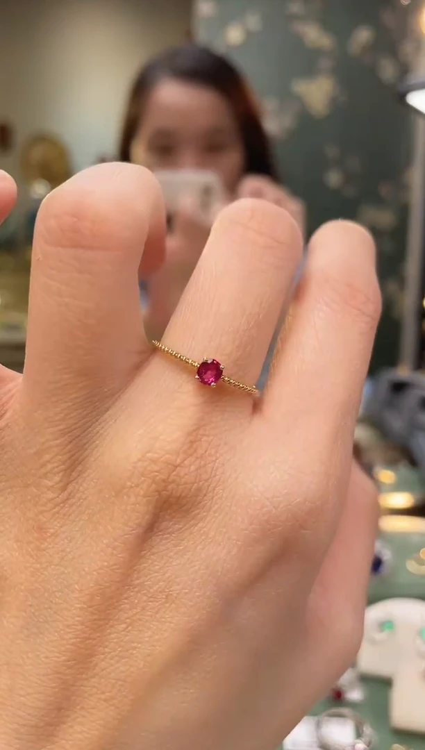 18K金镶嵌戒指红宝石主石：0.26ct