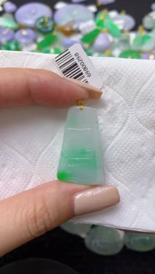 颈饰18K金镶嵌翡翠天然缅甸翡翠A货