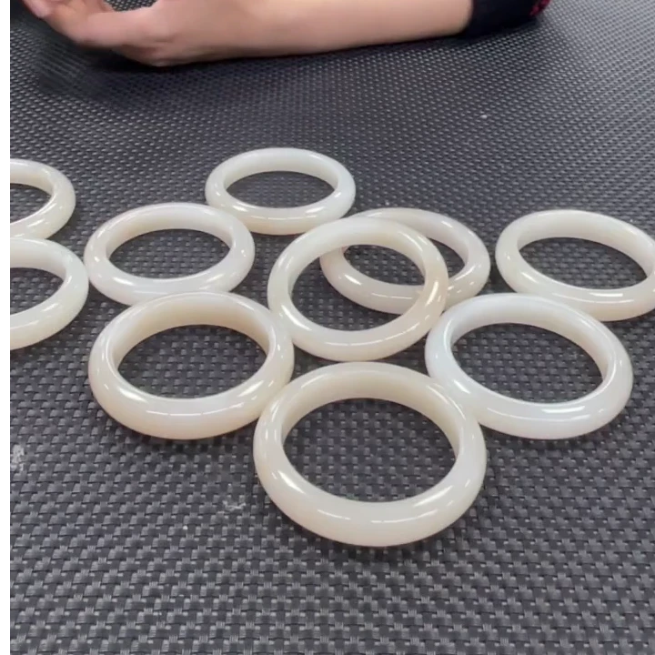 【老郑家】和田玉手镯一支(多样性发1件)