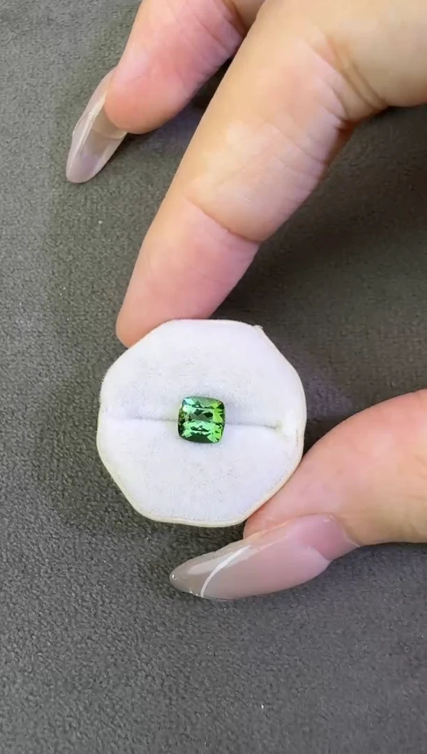 未镶嵌珠宝半成品碧玺0.84ct