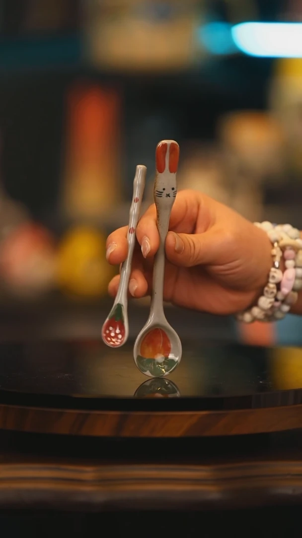 【闪购商品】摆件景德镇高温釉下彩绘设计师款