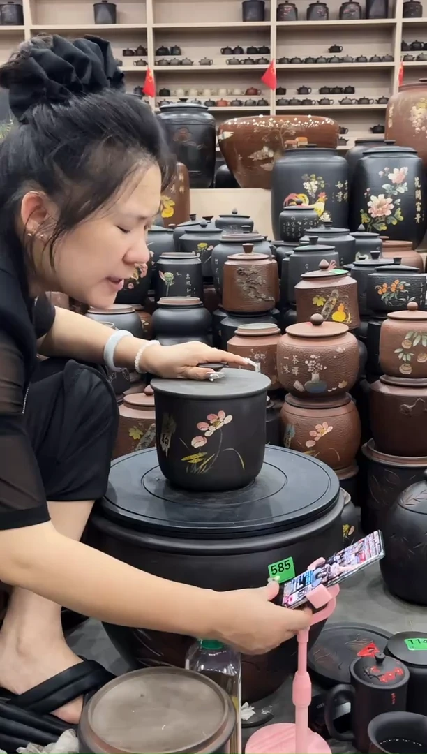 罐瑕疵茶叶罐 彩填小五饼 175