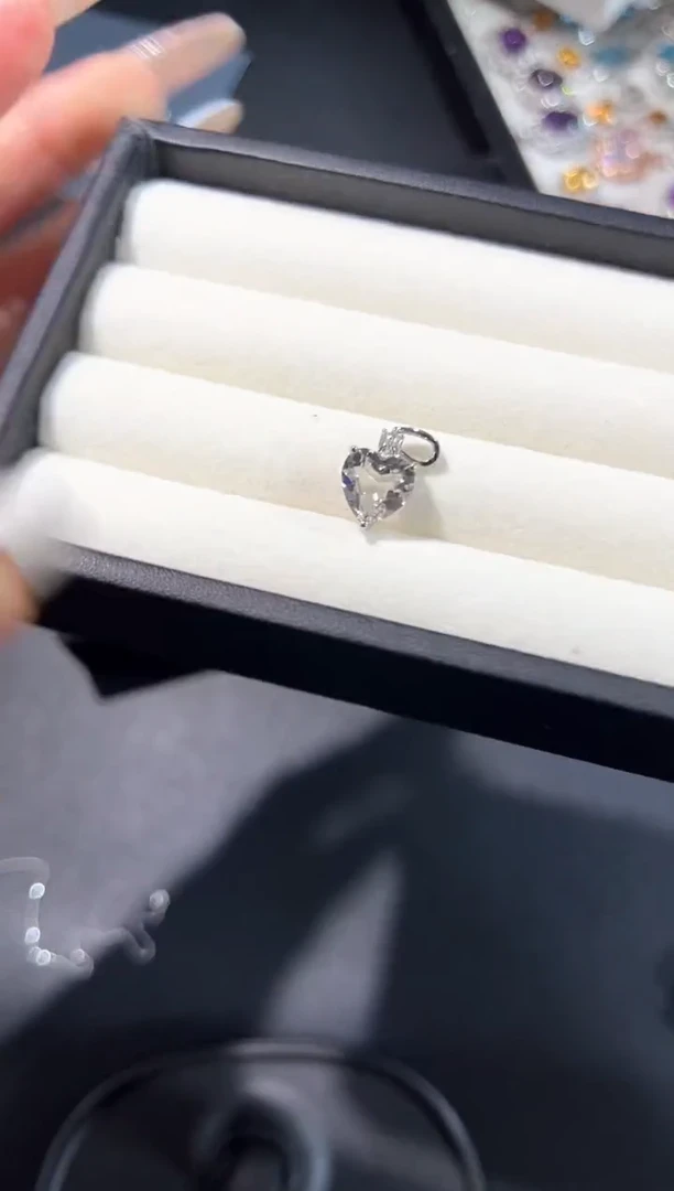 吊坠(不含链)银S925镶嵌水晶65d多样性发其一【1个】