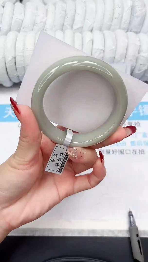 未镶嵌手镯石英质玉47-57DK