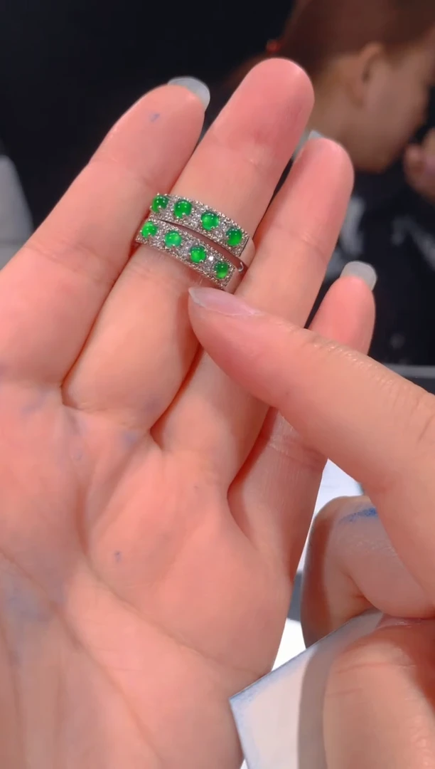 【闪购商品】定制翡翠未镶嵌3定制翡翠，多样性发货（发其一）