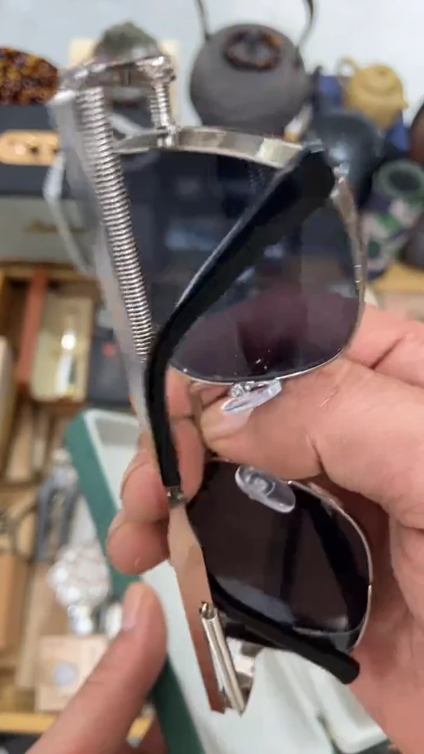 瓷片闪购商品  如图所示