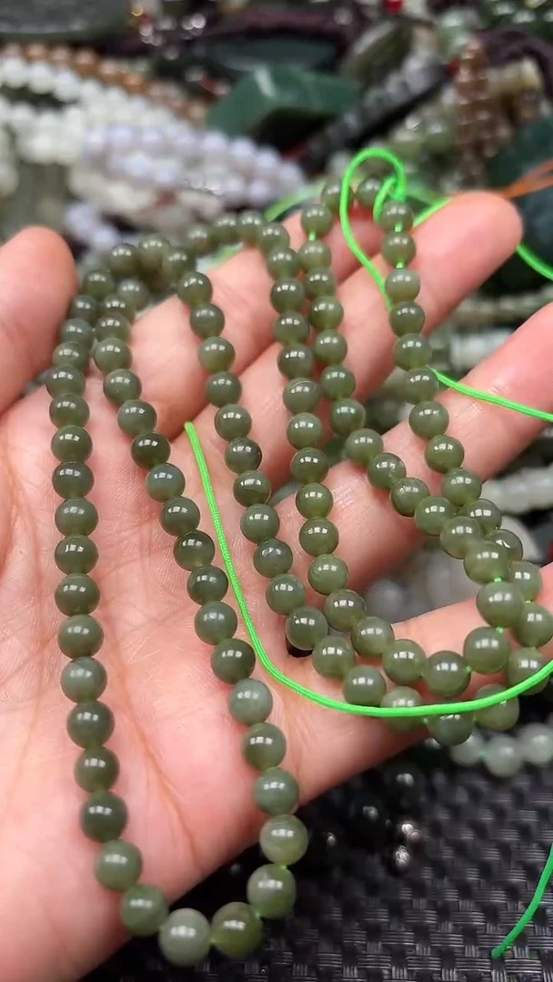 和田玉未镶嵌颈饰1