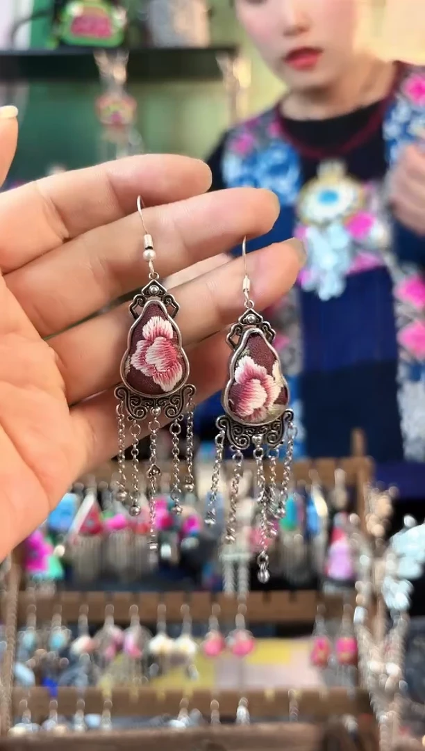 织绣彩云南阁非遗老绣561