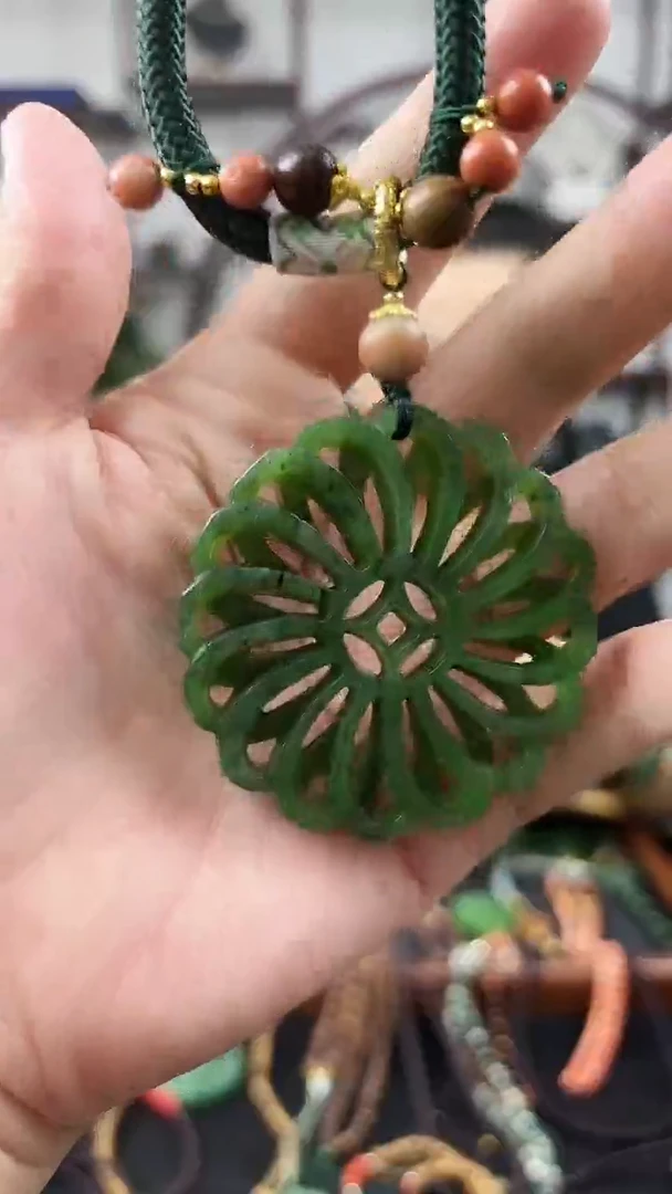 颈饰未镶嵌和田玉时来运转