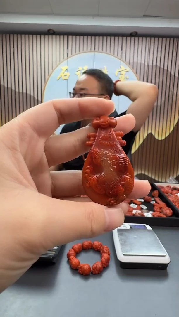 未镶嵌雕刻南红玛瑙147ZB1205产品一个