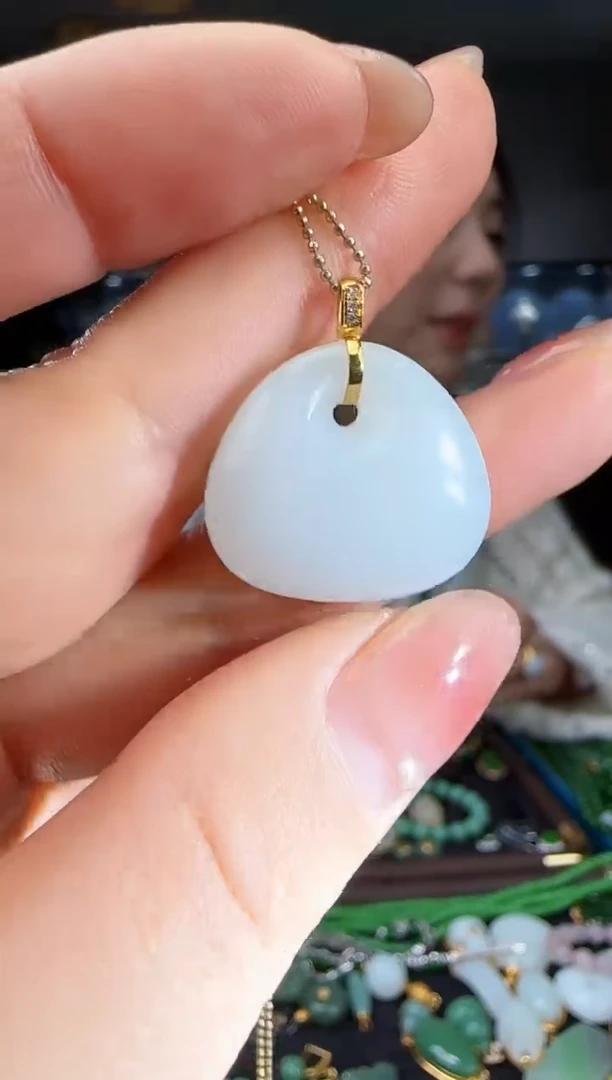 吊坠(不含链)18K金镶嵌和田玉1390的