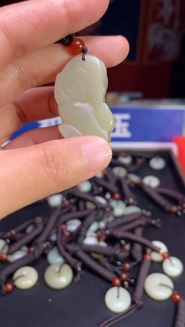 颈饰未镶嵌和田玉3