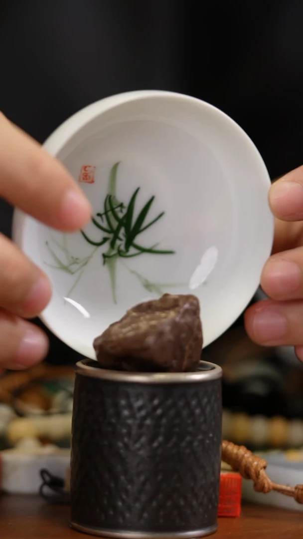 查罗石未镶嵌1戈壁石加杯子