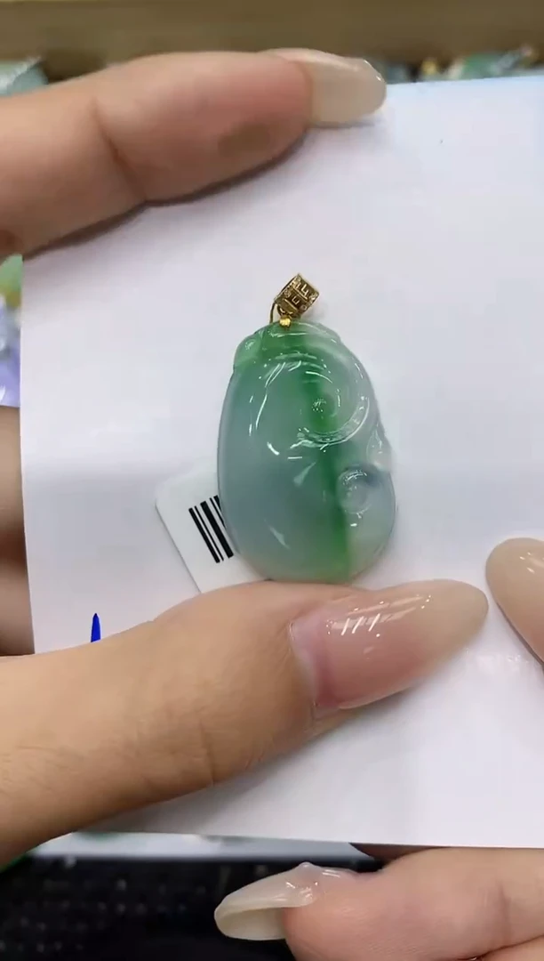 翡翠18K金镶嵌颈饰111111111111