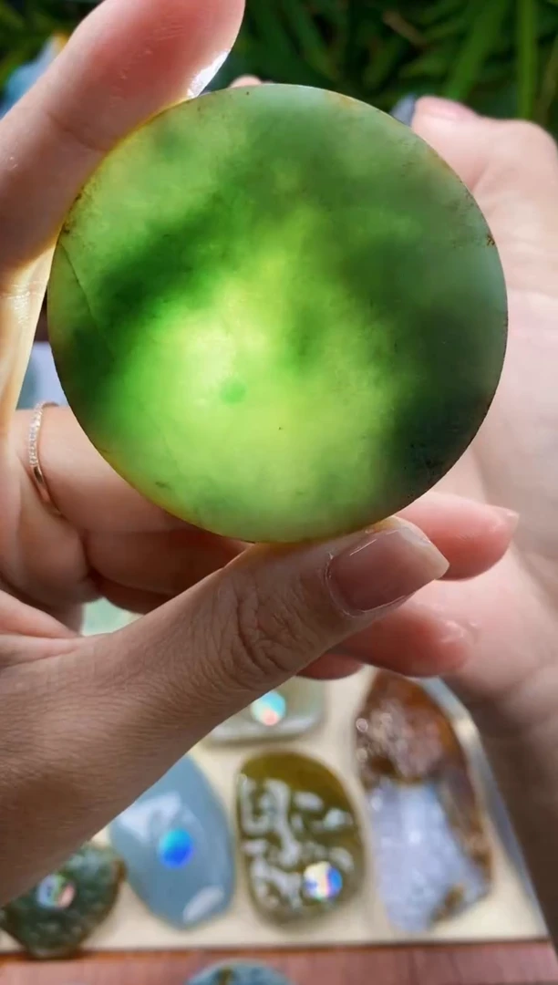 定制翡翠未镶嵌翡翠