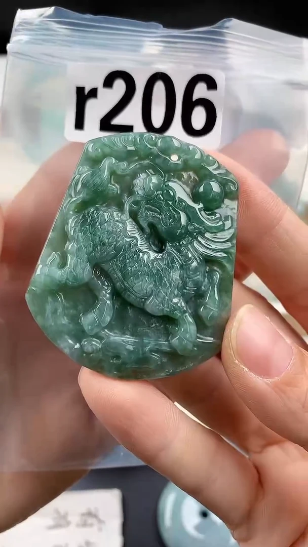 颈饰未镶嵌翡翠天然翡翠吊坠挂件