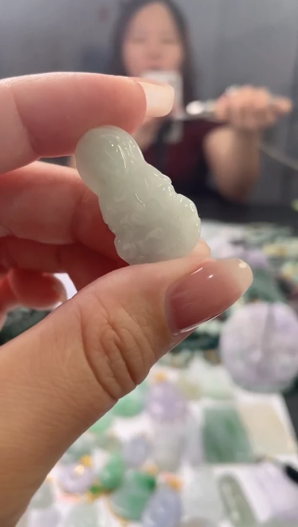 翡翠未镶嵌吊坠(不含链)观音