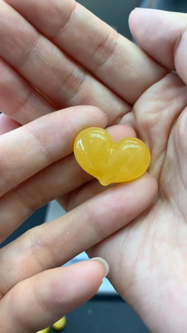 未镶嵌琥珀珠宝奇石2872