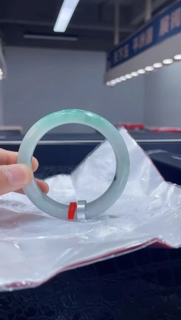 未镶嵌手镯翡翠4