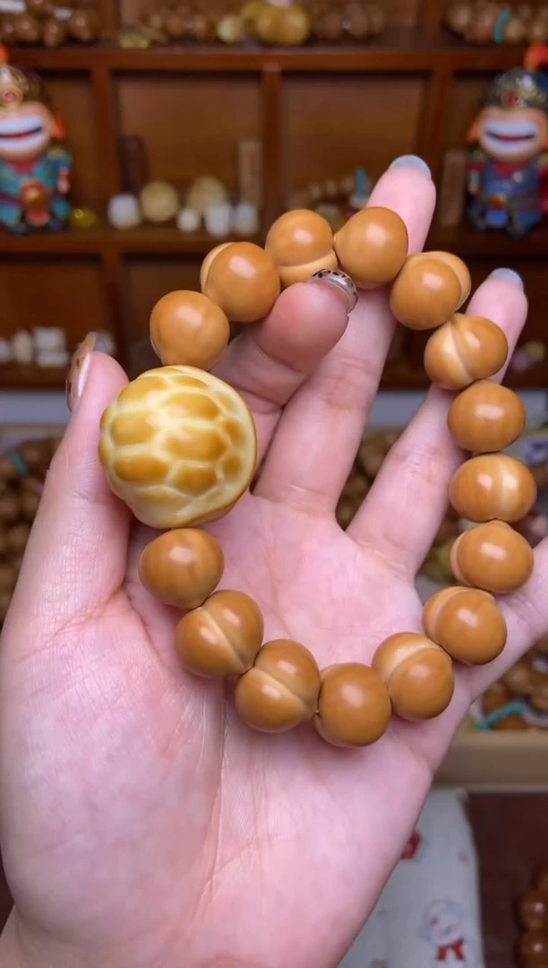 吊坠猴头核桃小*柯基➕爱心手串