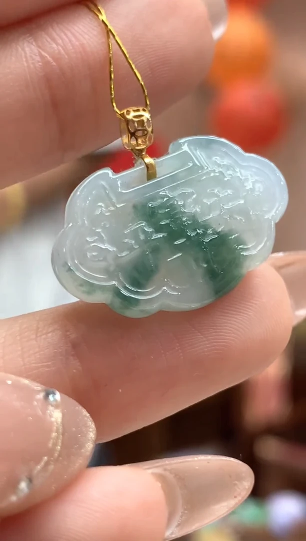 【闪购商品】翡翠吊坠(不含链)18K金镶嵌如意锁