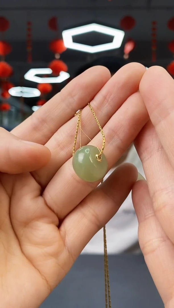 和田玉18K金镶嵌颈饰yp