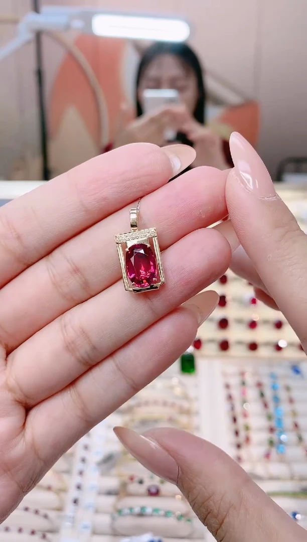 【闪购商品】碧玺18K金吊坠18K金镶嵌1
