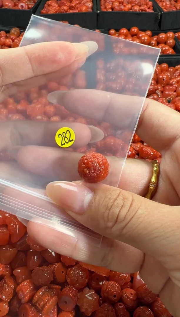 颈饰未镶嵌南红玛瑙1