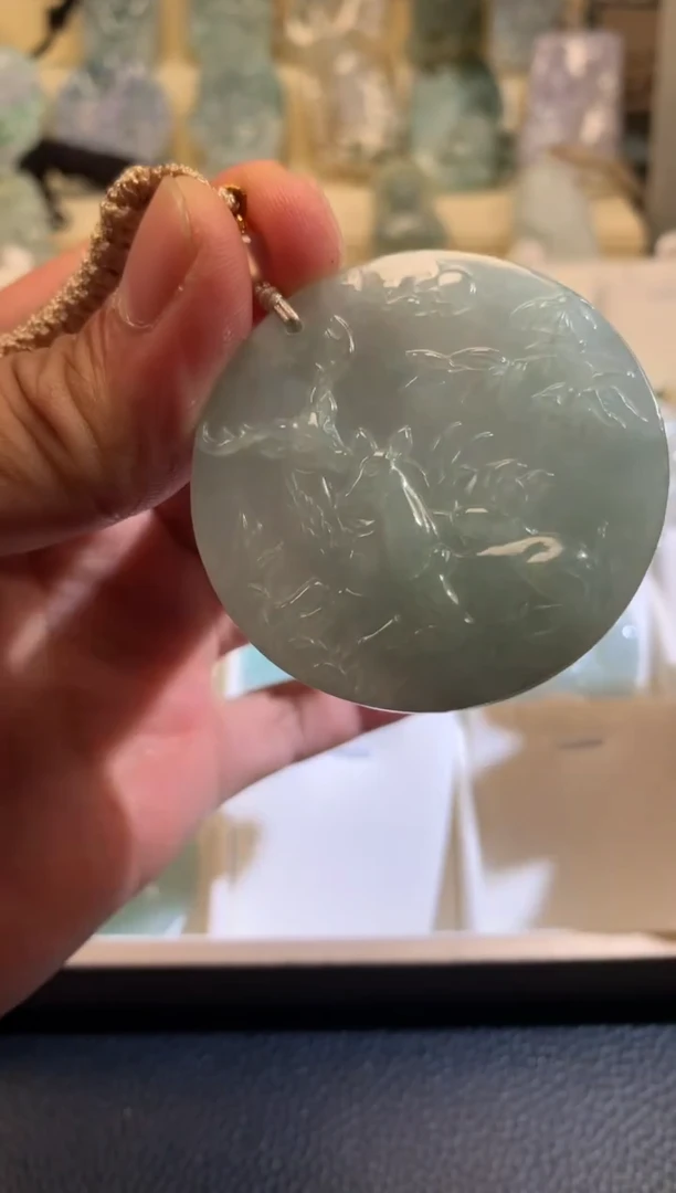 翡翠未镶嵌颈饰6/29/174