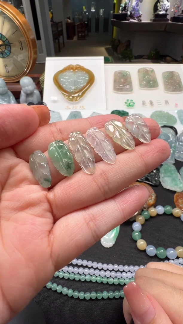 翡翠配石未镶嵌叶子