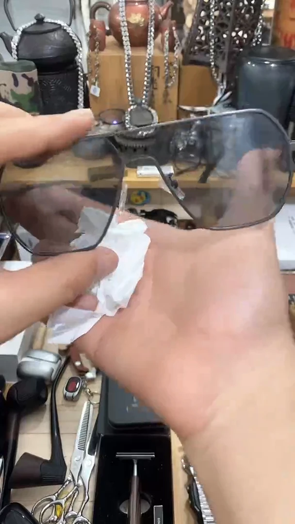 瓷片闪购商品  如图所示