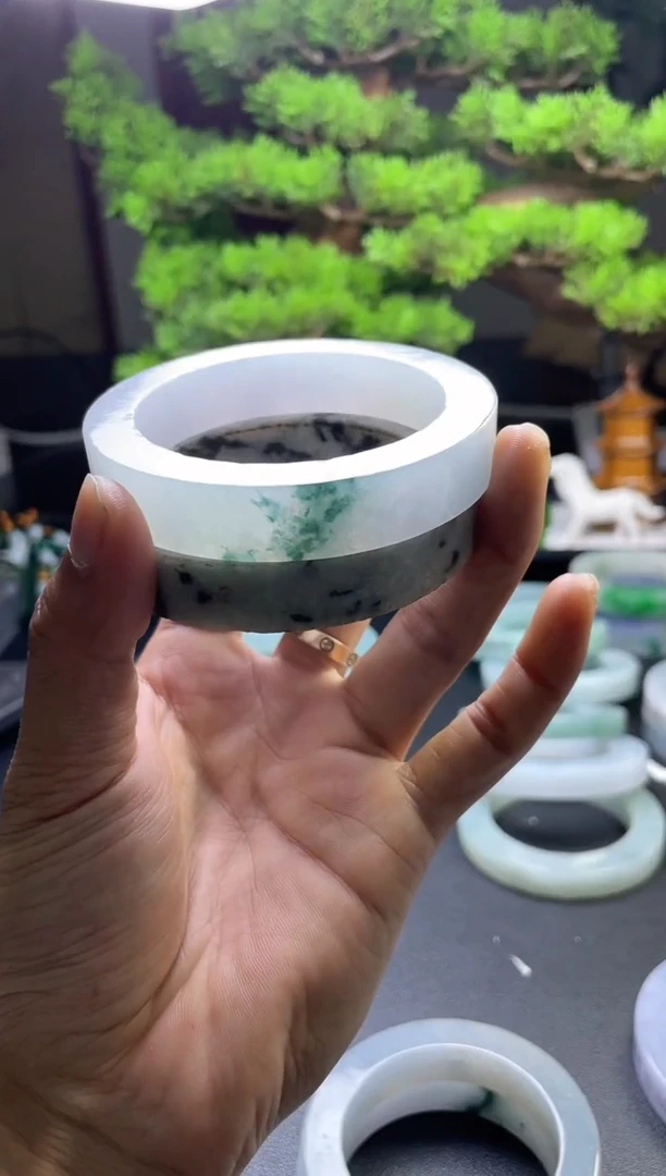 未镶嵌毛胚定制翡翠林*逸发一件