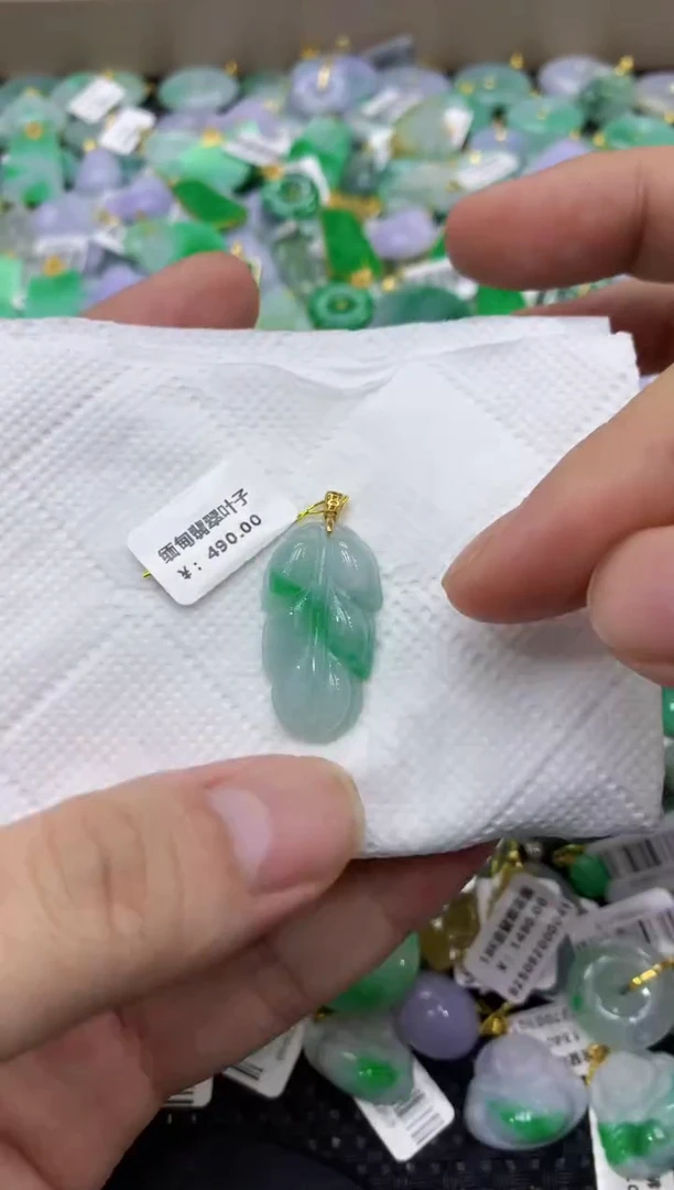 颈饰未镶嵌翡翠天然缅甸翡翠A货