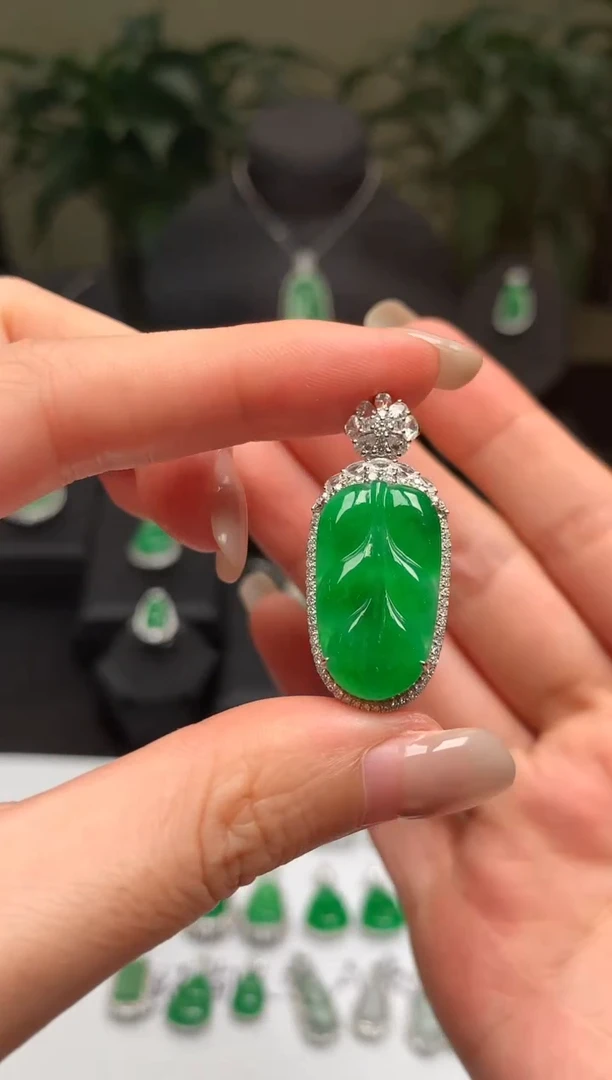 翡翠18K金镶嵌吊坠(不含链)叶子