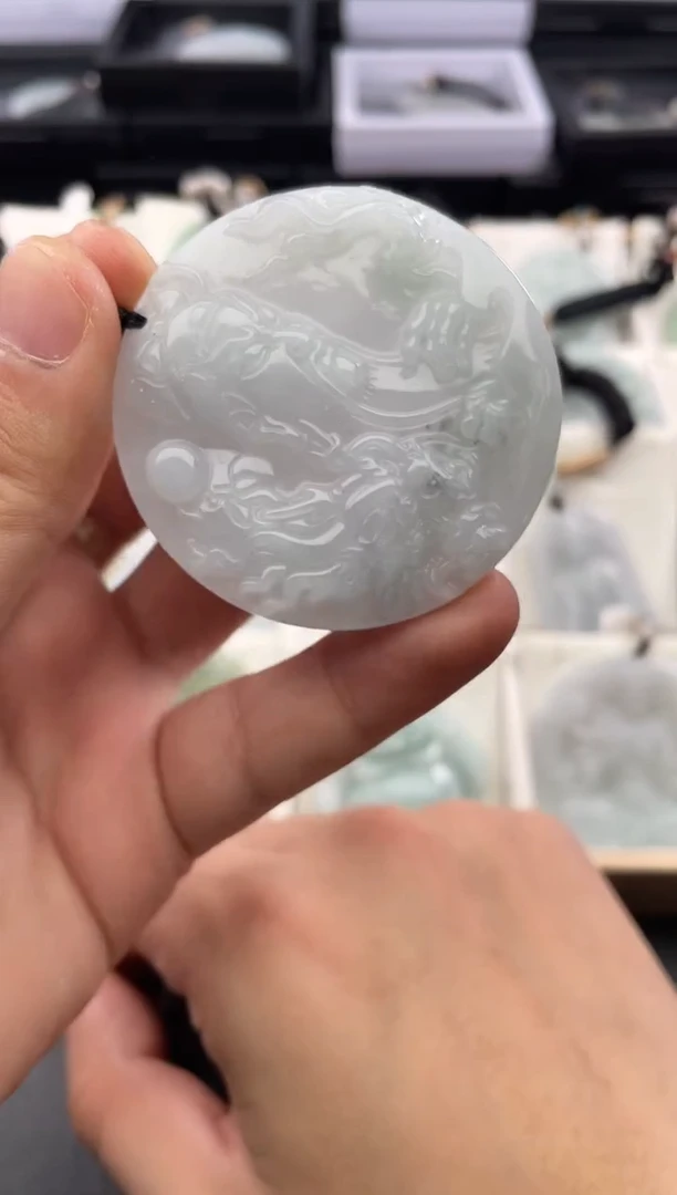 颈饰未镶嵌翡翠..../8/22/ 192