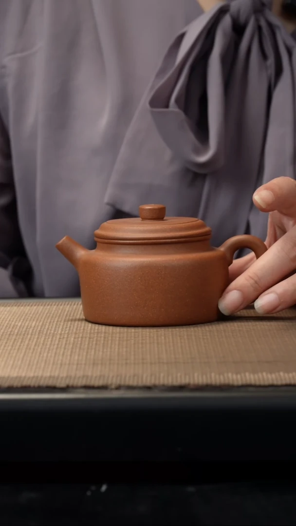 茶壶紫砂段泥德钟180CC微瑕