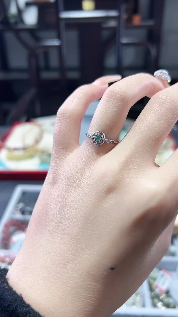 颈饰未镶嵌翡翠翡翠戒指