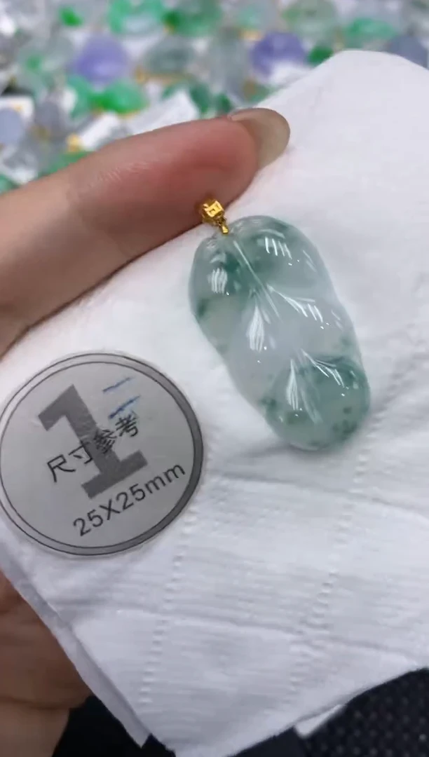 颈饰18K金镶嵌翡翠111111111