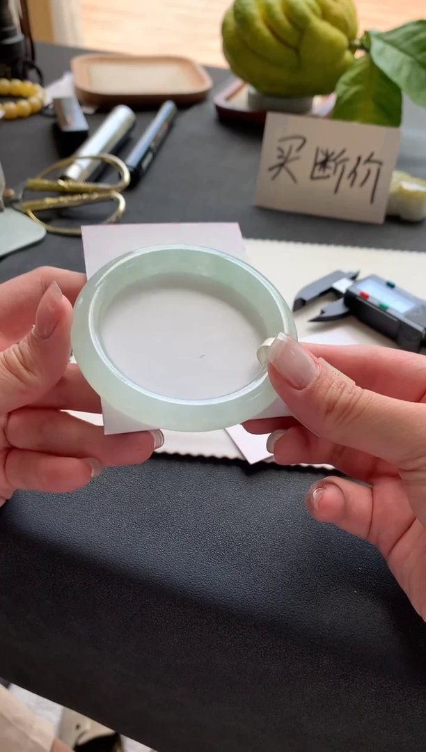 翡翠手镯未镶嵌54.9圆条A9605买断