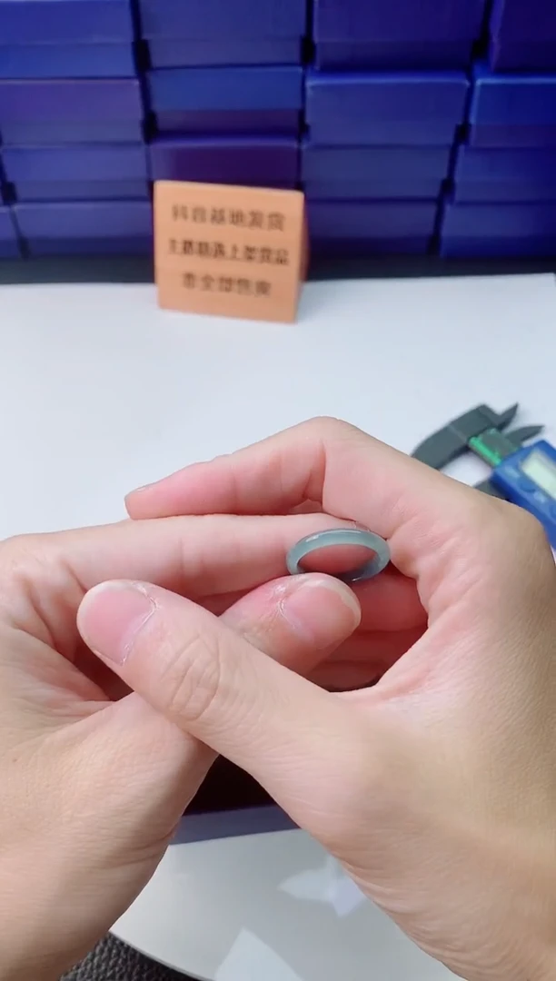 翡翠未镶嵌颈饰1111111111