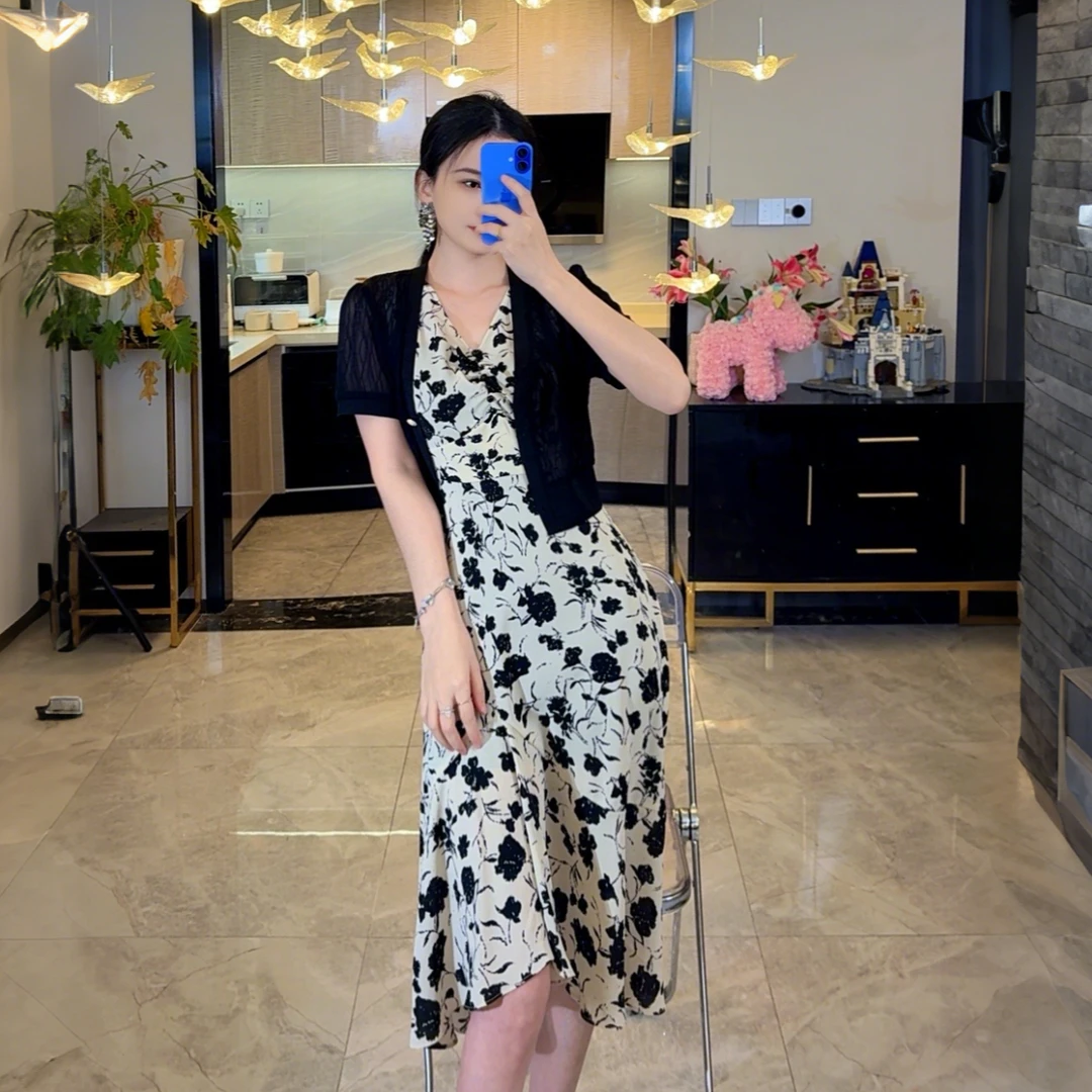 960遮肚子藏肉减龄碎花连衣裙两件套2025新爆款气质时尚裙子套装