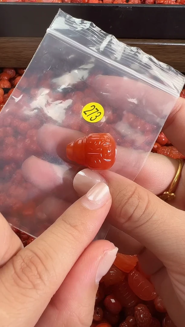 颈饰未镶嵌南红玛瑙1