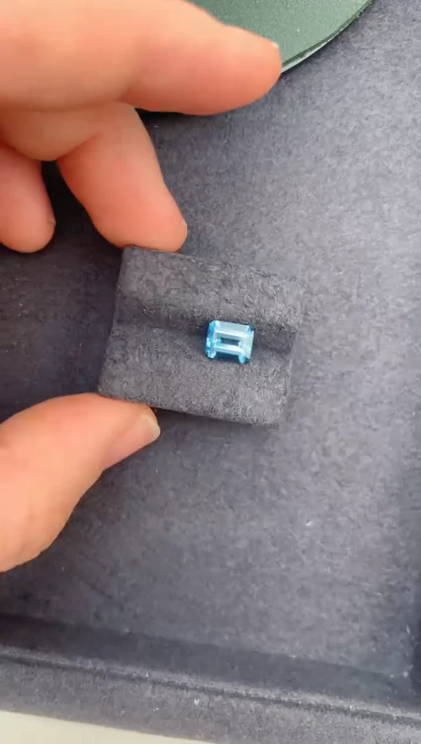 海蓝宝石裸石未镶嵌1.3ct海蓝宝