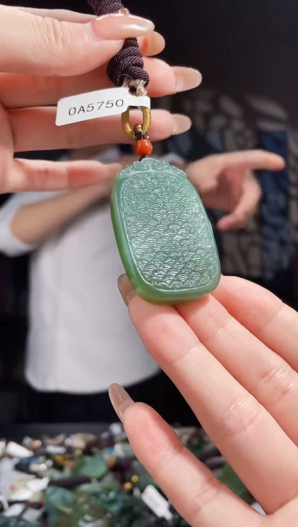 【闪购商品】和田玉颈饰未镶嵌拍一发一