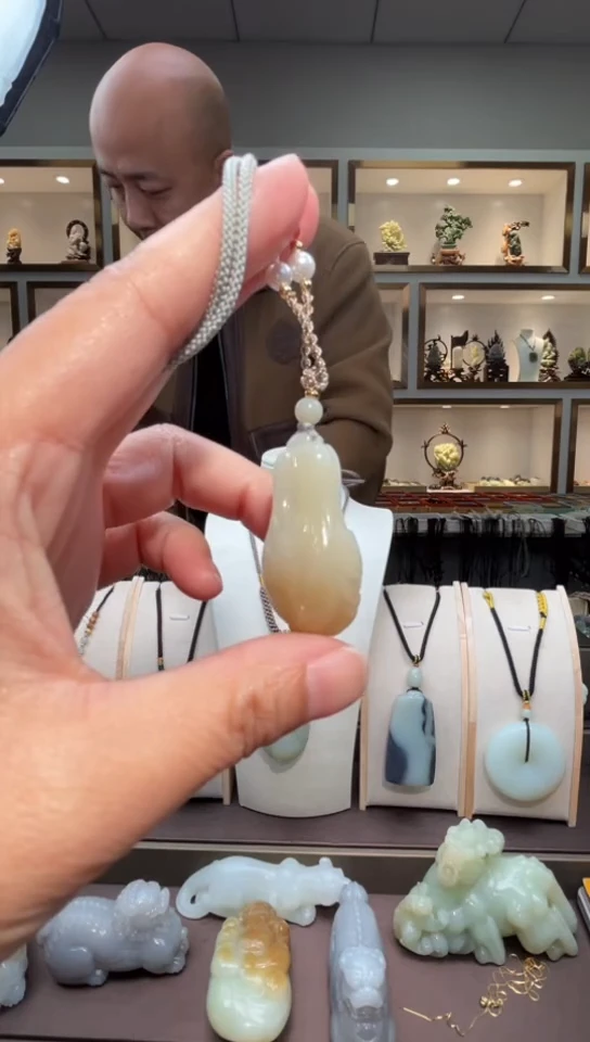 颈饰未镶嵌和田玉苏