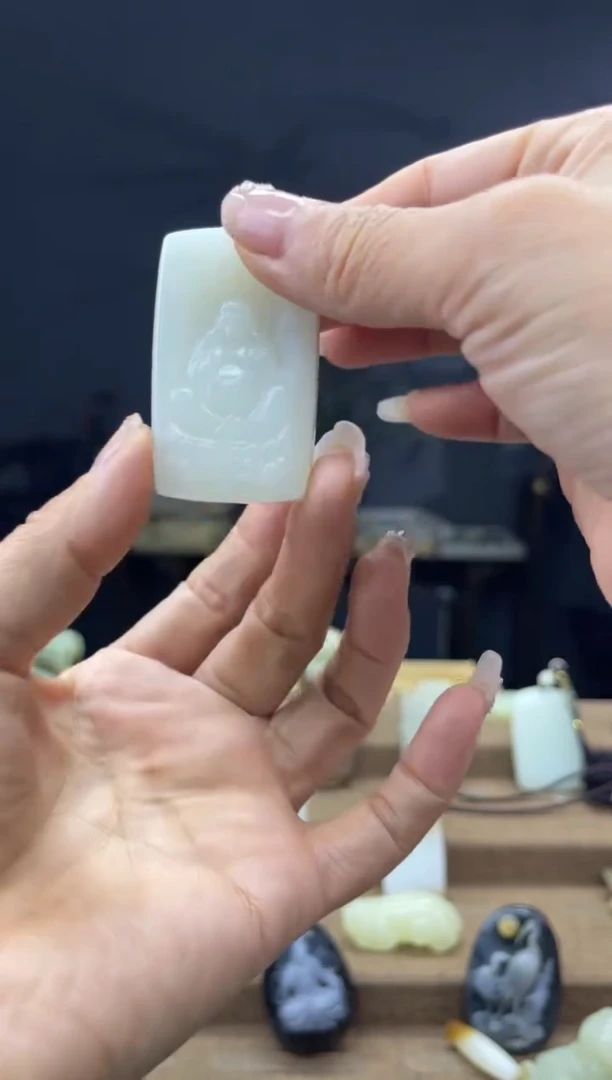 颈饰未镶嵌和田玉1