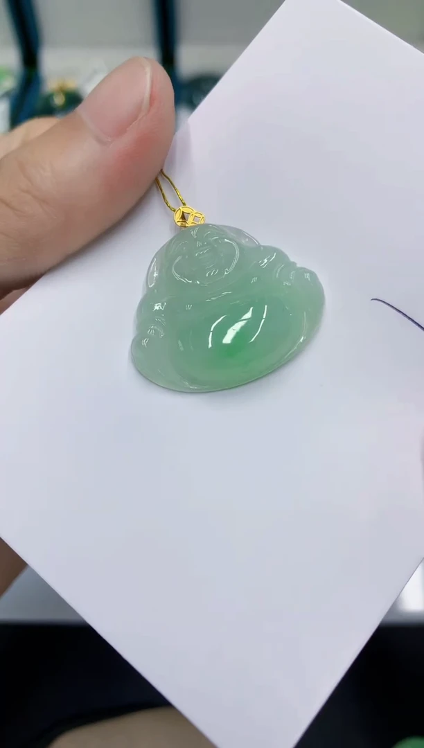 颈饰18K金镶嵌翡翠天****钟翡翠