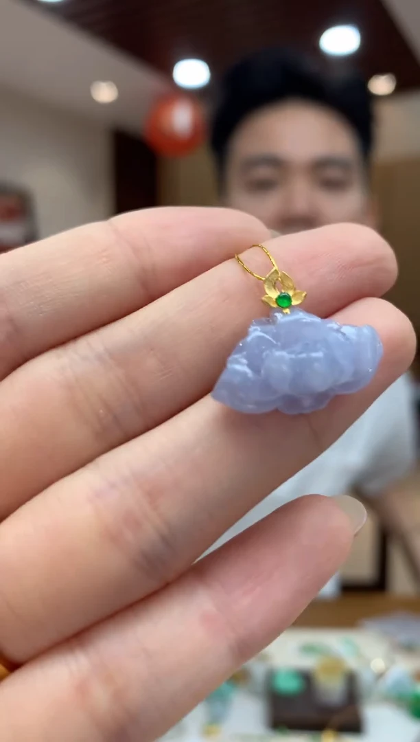 吊坠(不含链)18K金镶嵌翡翠莲花