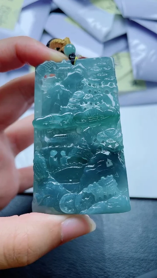 翡翠未镶嵌颈饰